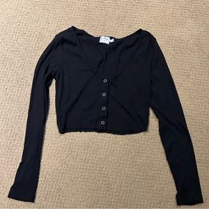 Black long sleeve crop top